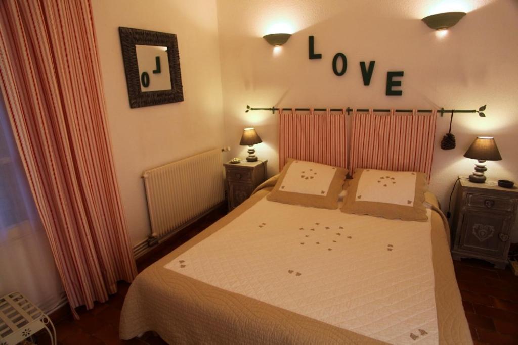 Mas De Valiguiere Hotell Saze  Rum bild