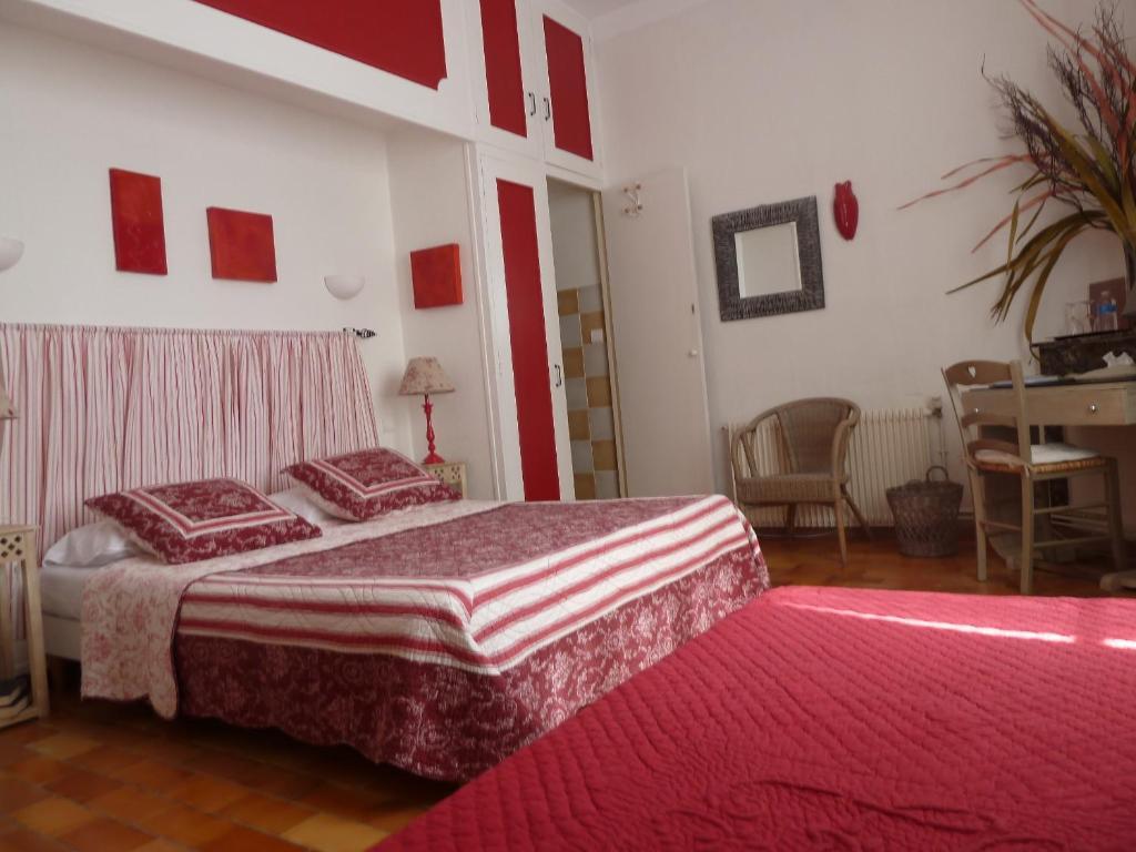 Mas De Valiguiere Hotell Saze  Rum bild