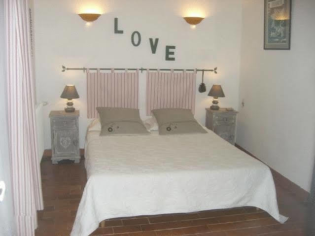 Mas De Valiguiere Hotell Saze  Exteriör bild